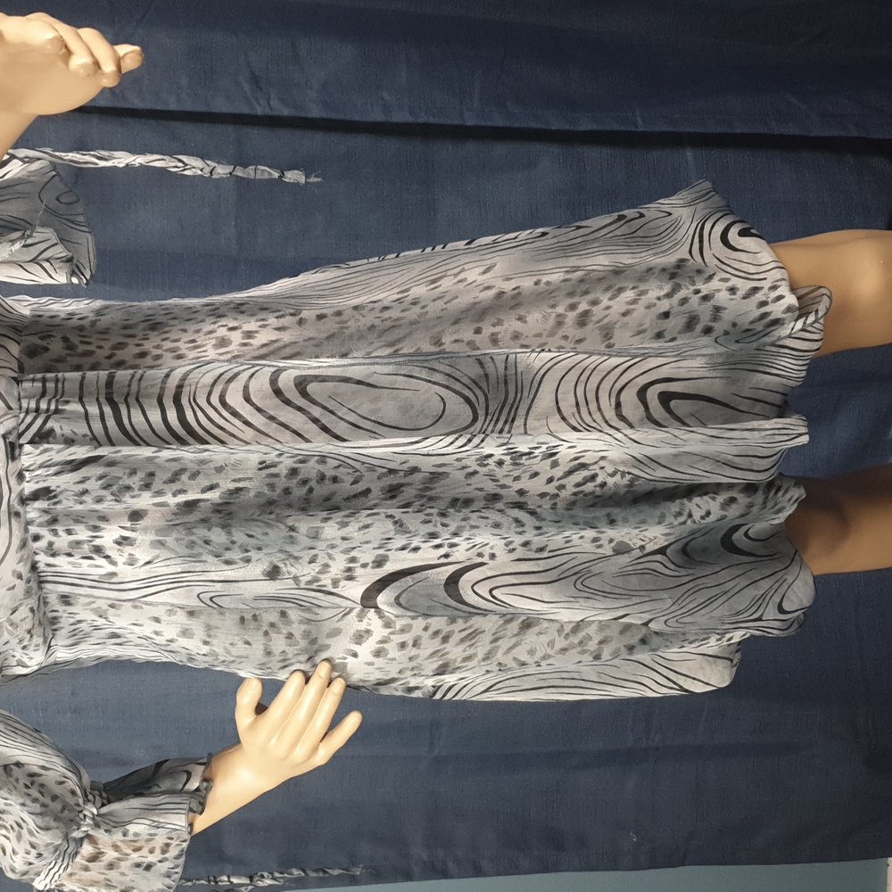 Dress - Picture 7 of 8